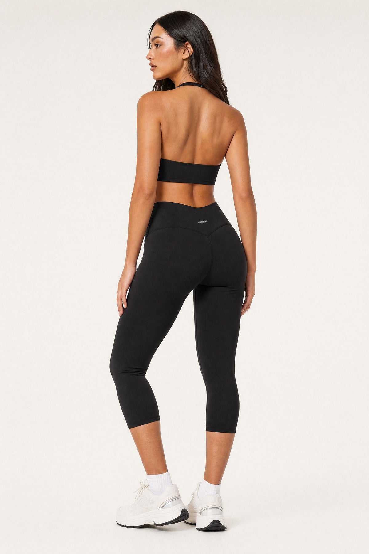 Capri Leggings Onyx, back view on model