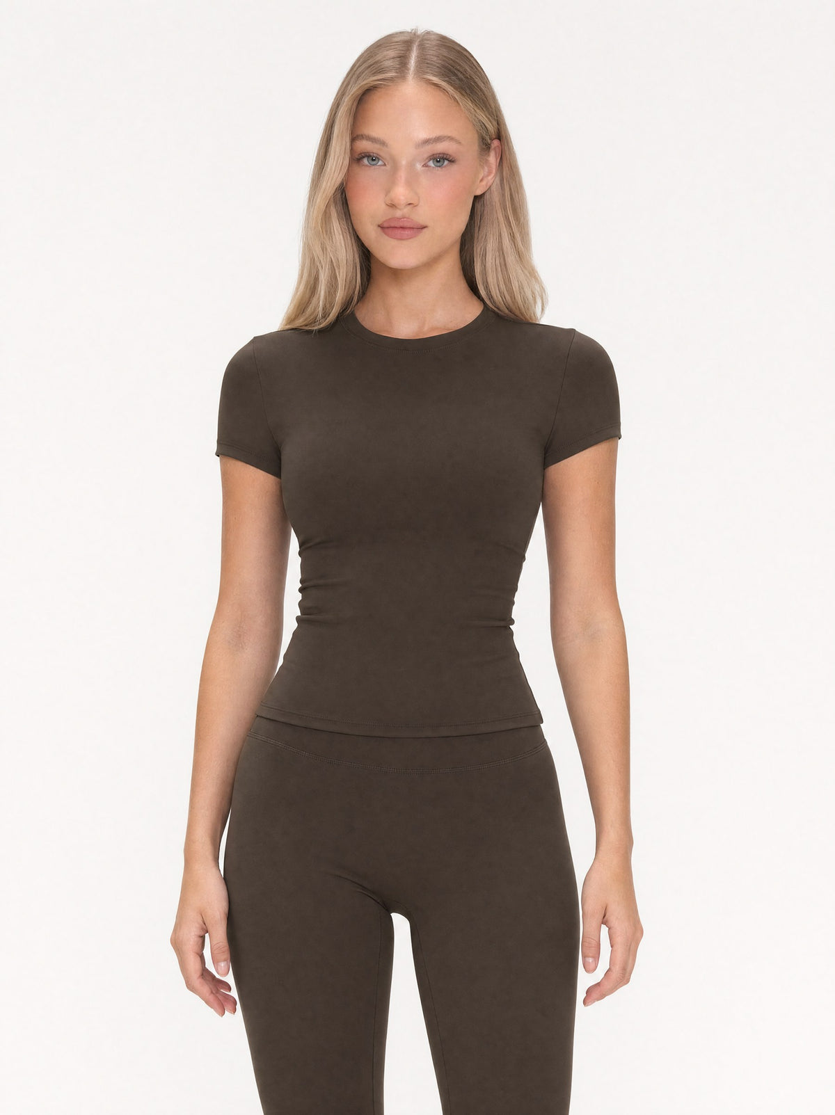 Fitted T-Shirt Ganache, front view on model