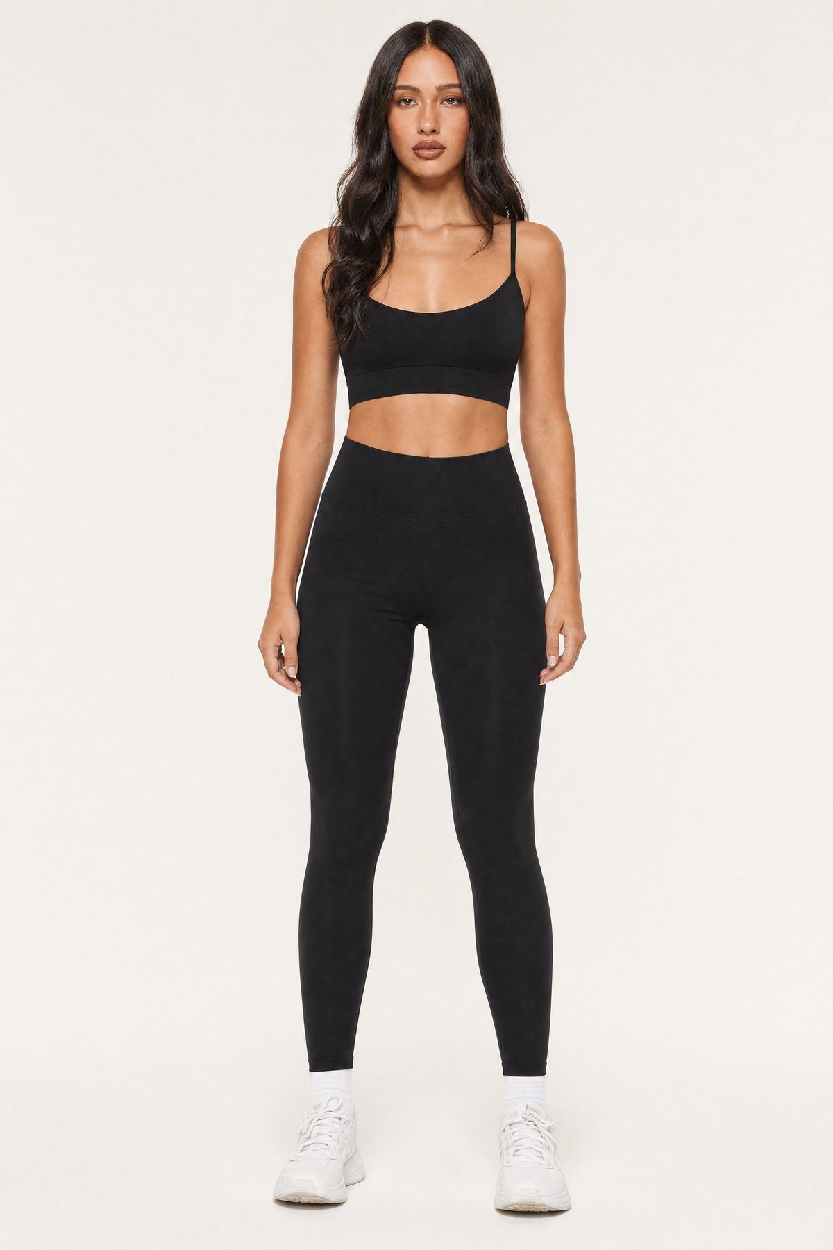 Leggings Onyx, front view on model