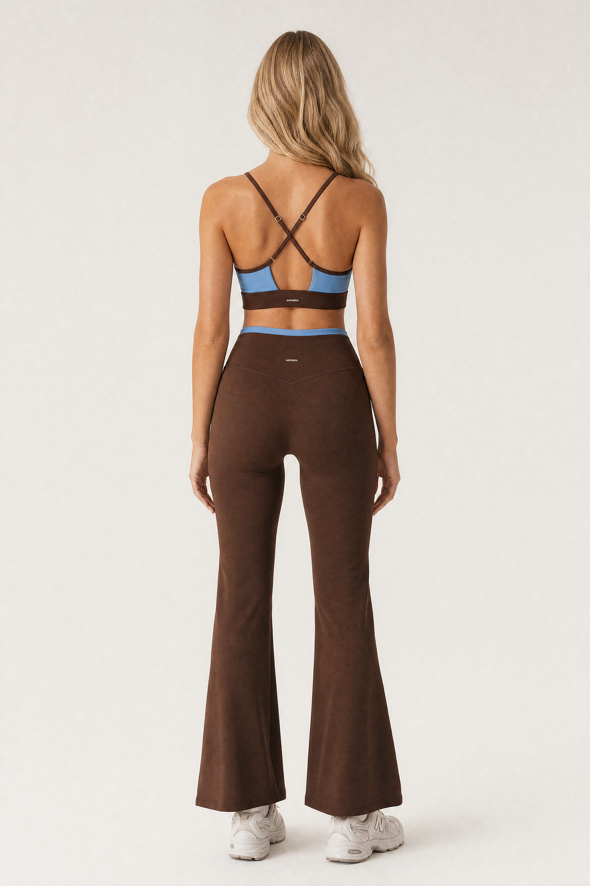 Bound Waist Flare Leggings Sky – back logo detail