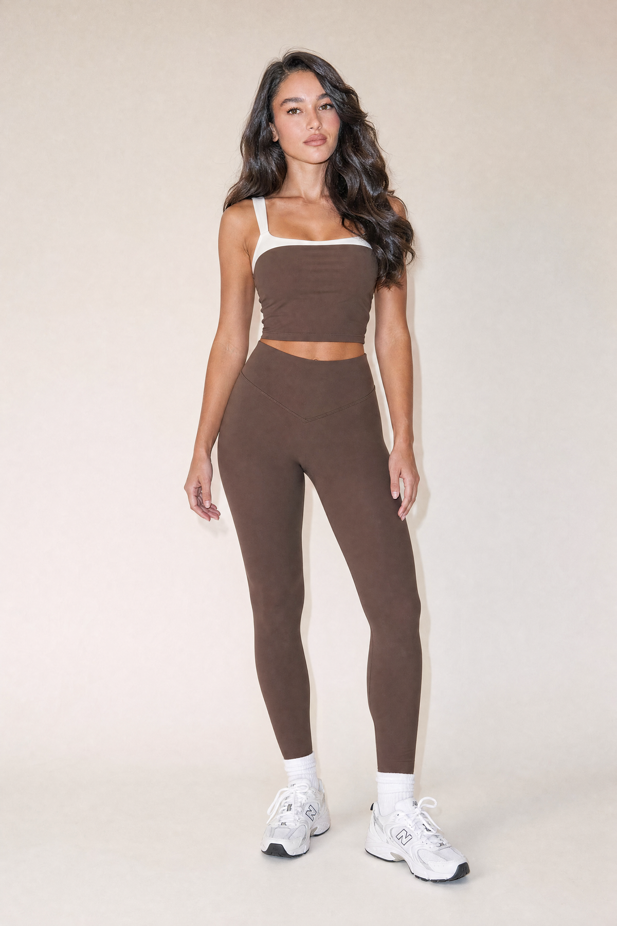 Piped Scoop Tank Walnut – front