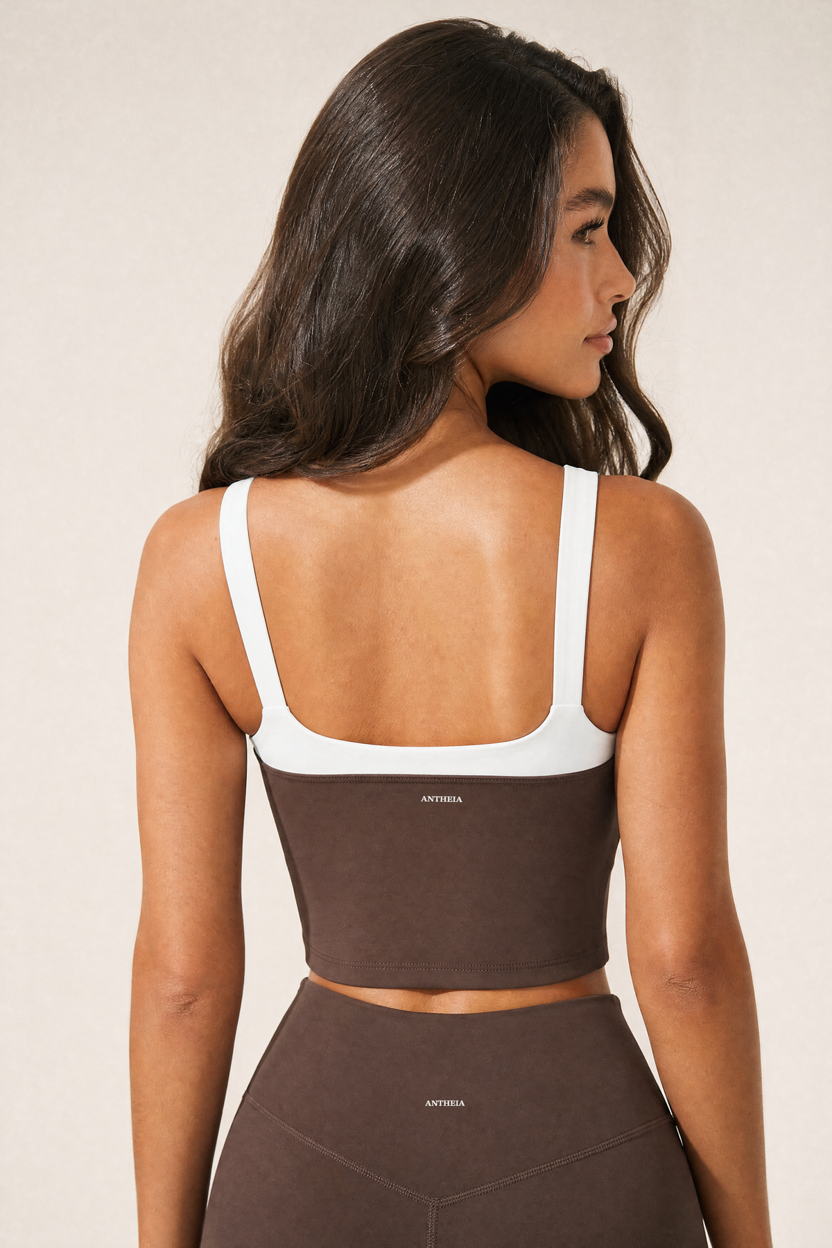V-Waist Leggings Walnut – back close-up