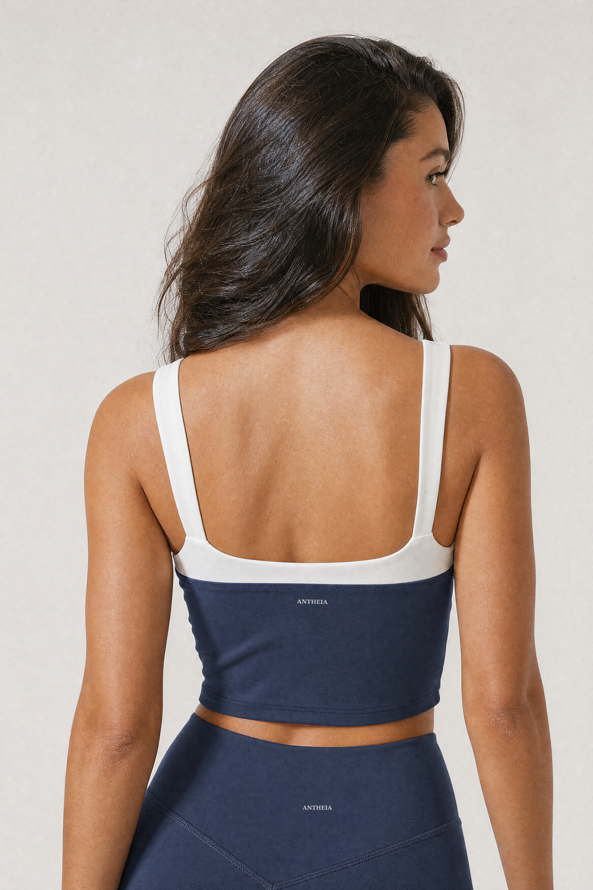 V-Waist Leggings Ink – back close-up