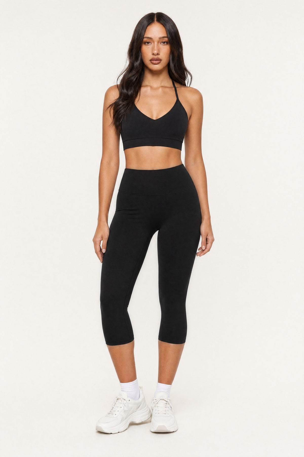 Capri Leggings Onyx, front view on model