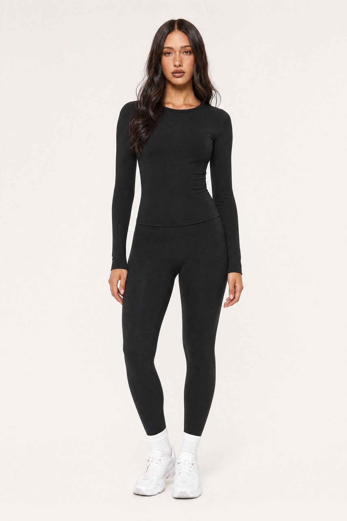 Fitted Long Sleeve T-Shirt Onyx, front view on model