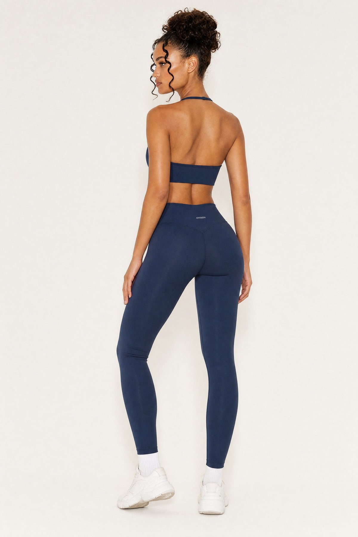 Leggings Midnight, back view on model