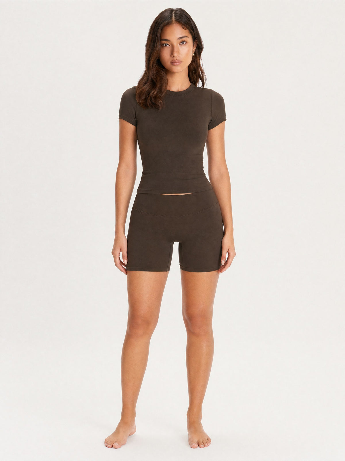 Shorts Ganache 4.5", front view on model