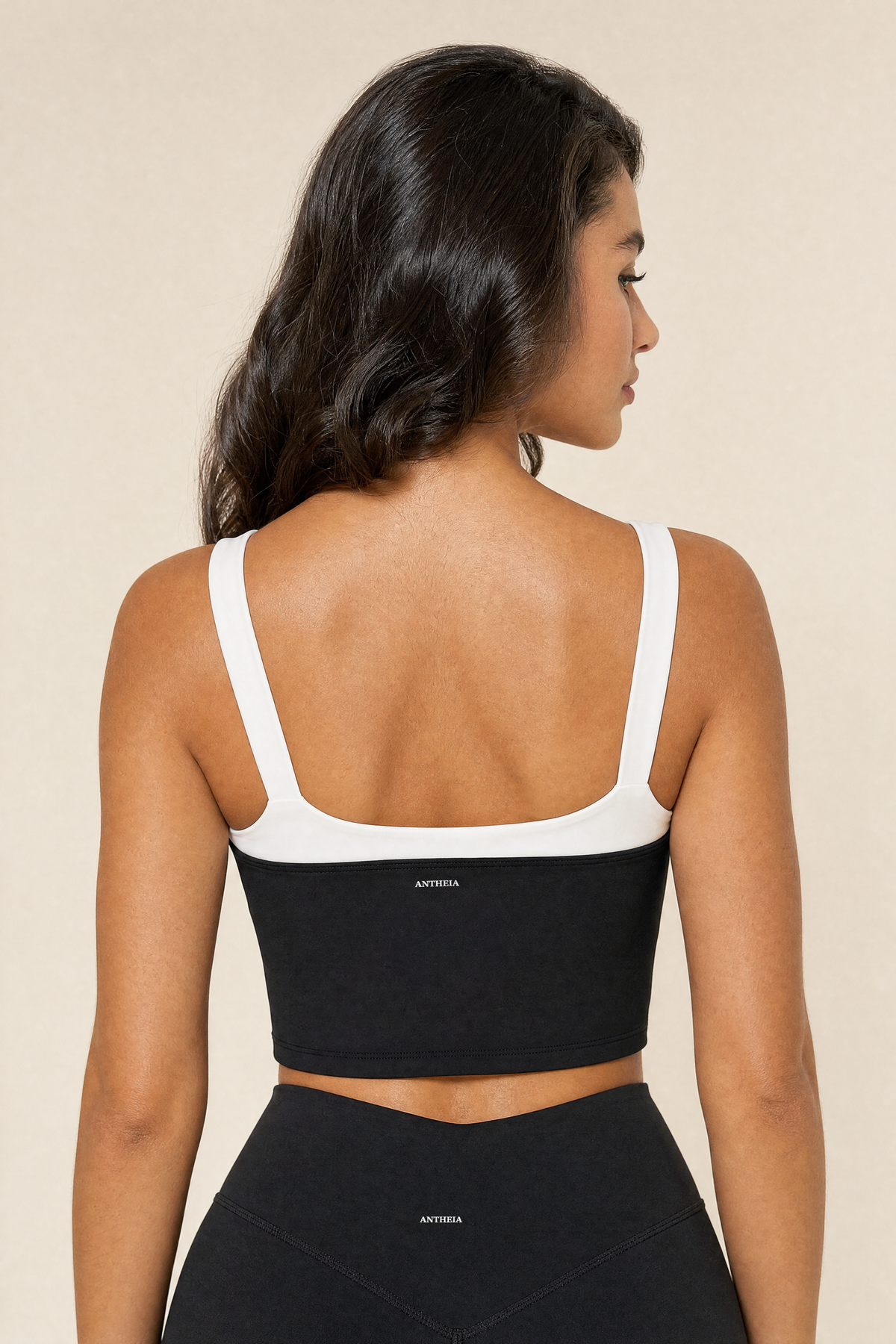 V-Waist Leggings Noir – back close-up