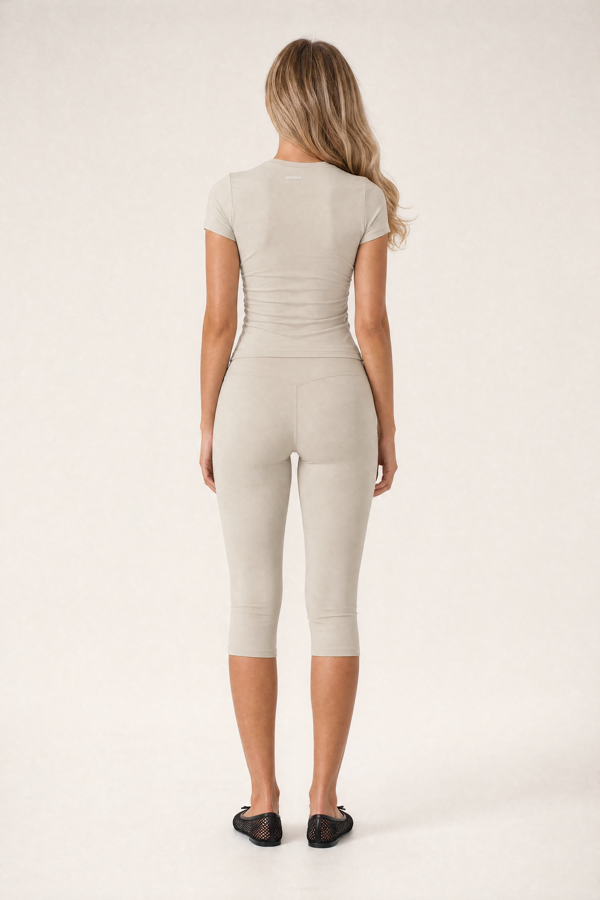 Ruched Crew Tee Oat – back logo detail